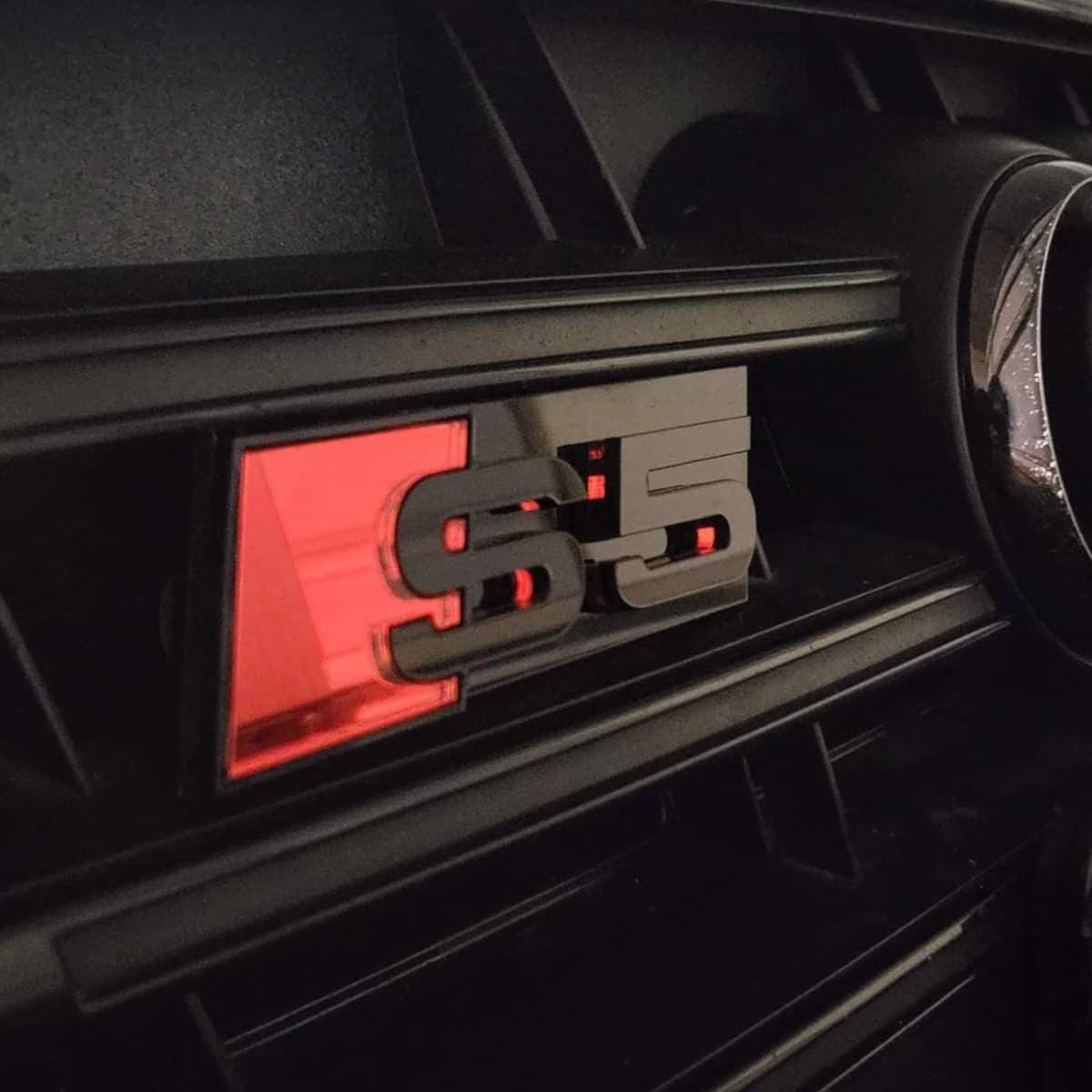 Badge Studio S5 LED badge fitted on an Audi S5 – showing illuminated red S5 emblem on front grill